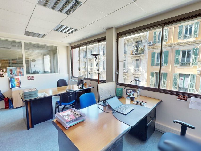 Location bureaux 77 m² non divisibles