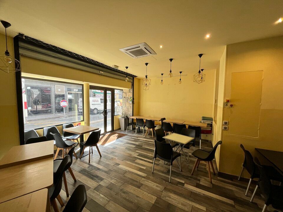 Location local commercial 102 m² non divisibles