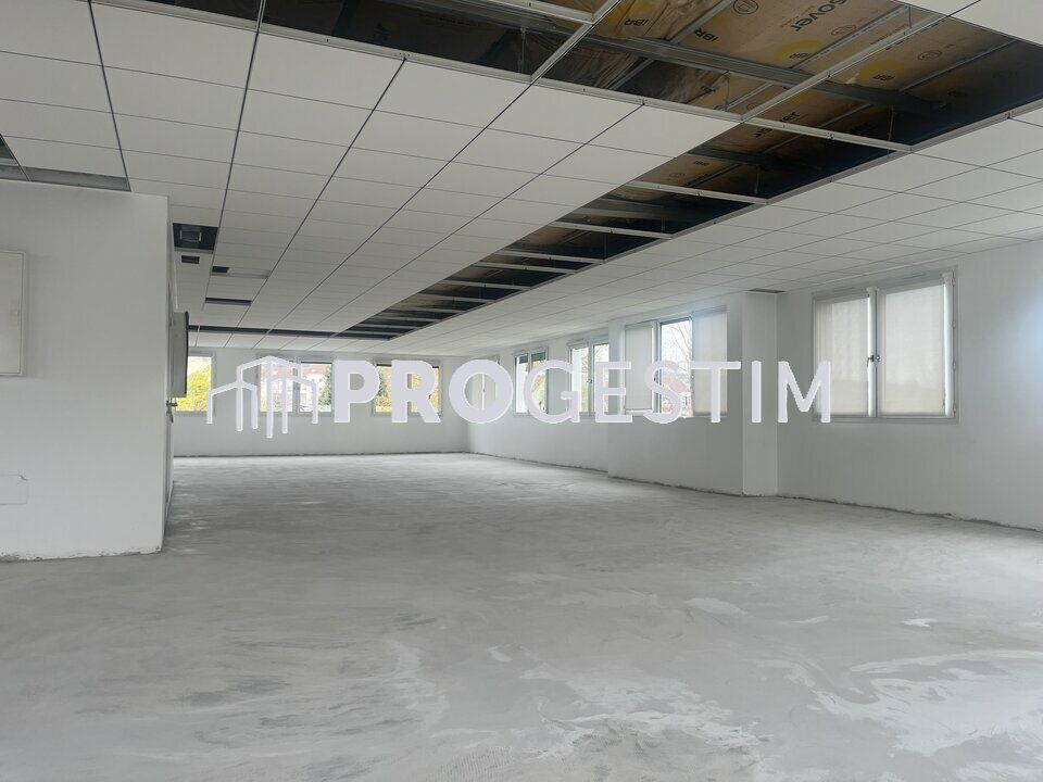 Location bureaux 420.82 m² divisibles à partir de 80 m²