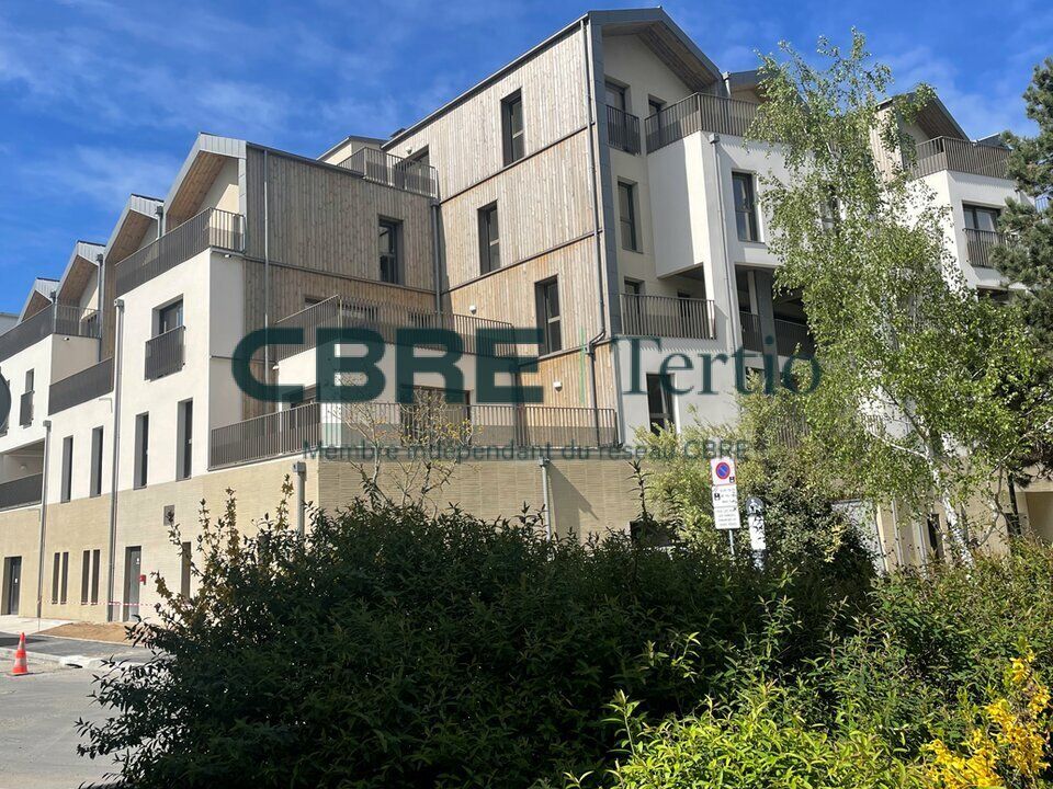 Vente local commercial 328 m² non divisibles