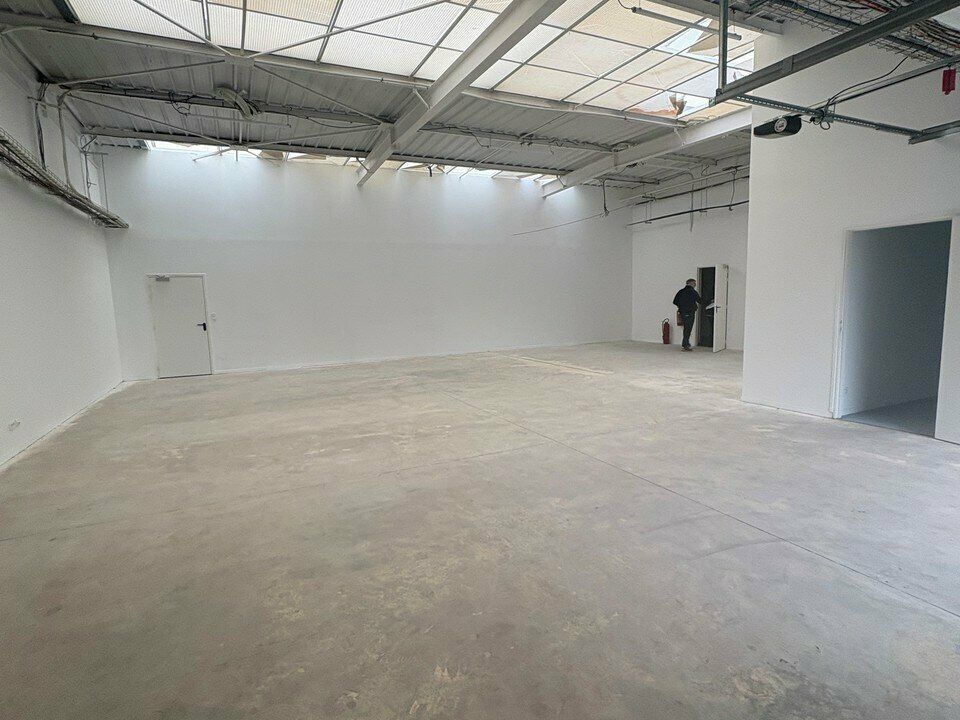 Location local d''activites 165 m² non divisibles