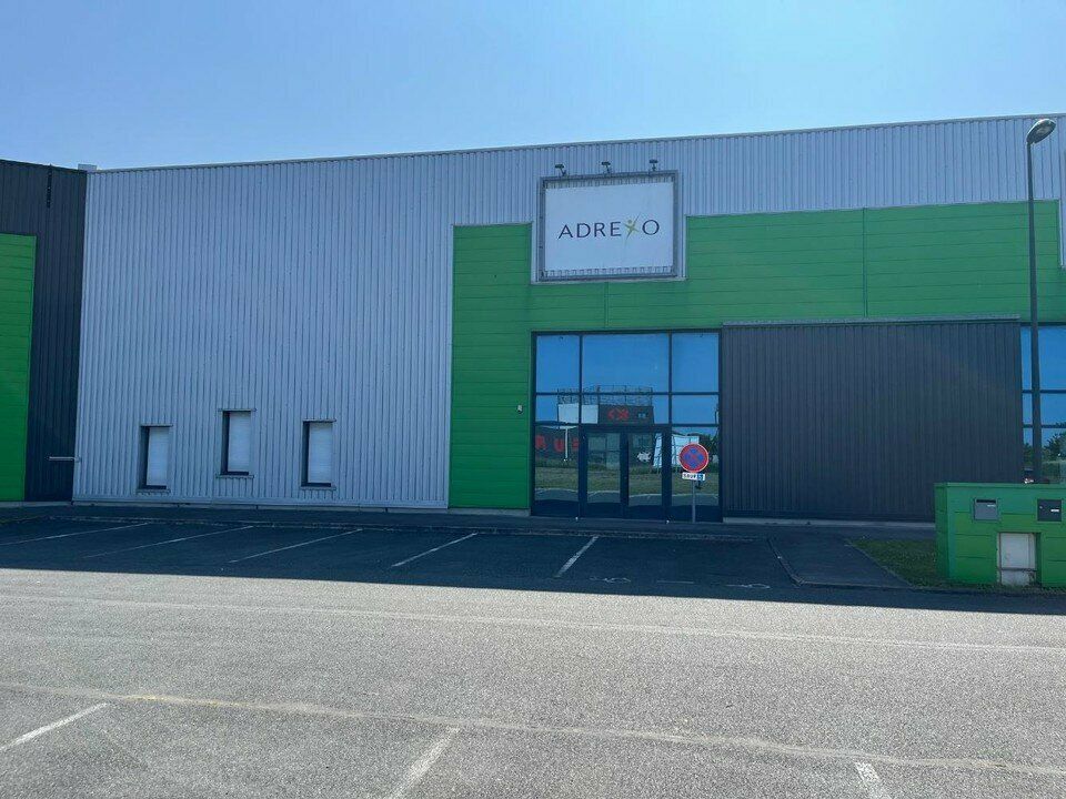 Location entrepot 560 m² non divisibles