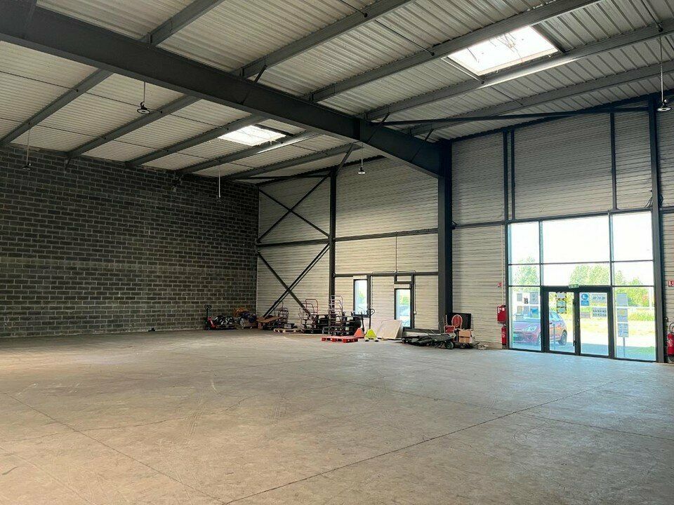 Location entrepot 607 m² non divisibles