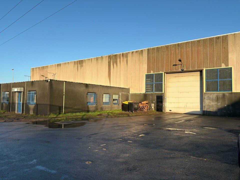 Vente local d''activites 700 m² non divisibles