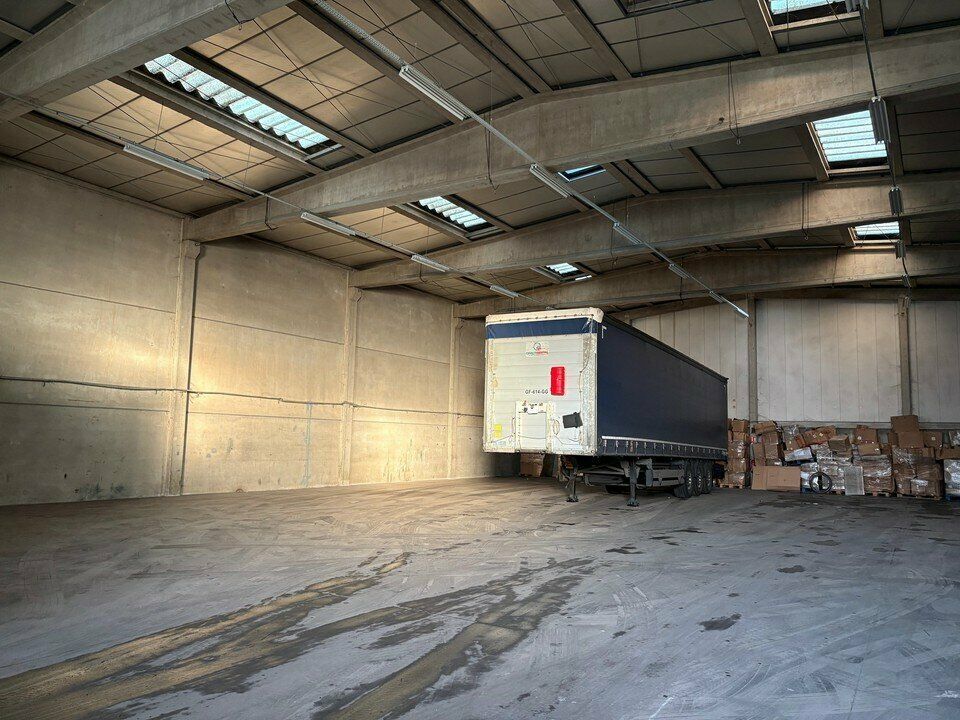 Local d'activités 700 m² à vendre à Calais (62)