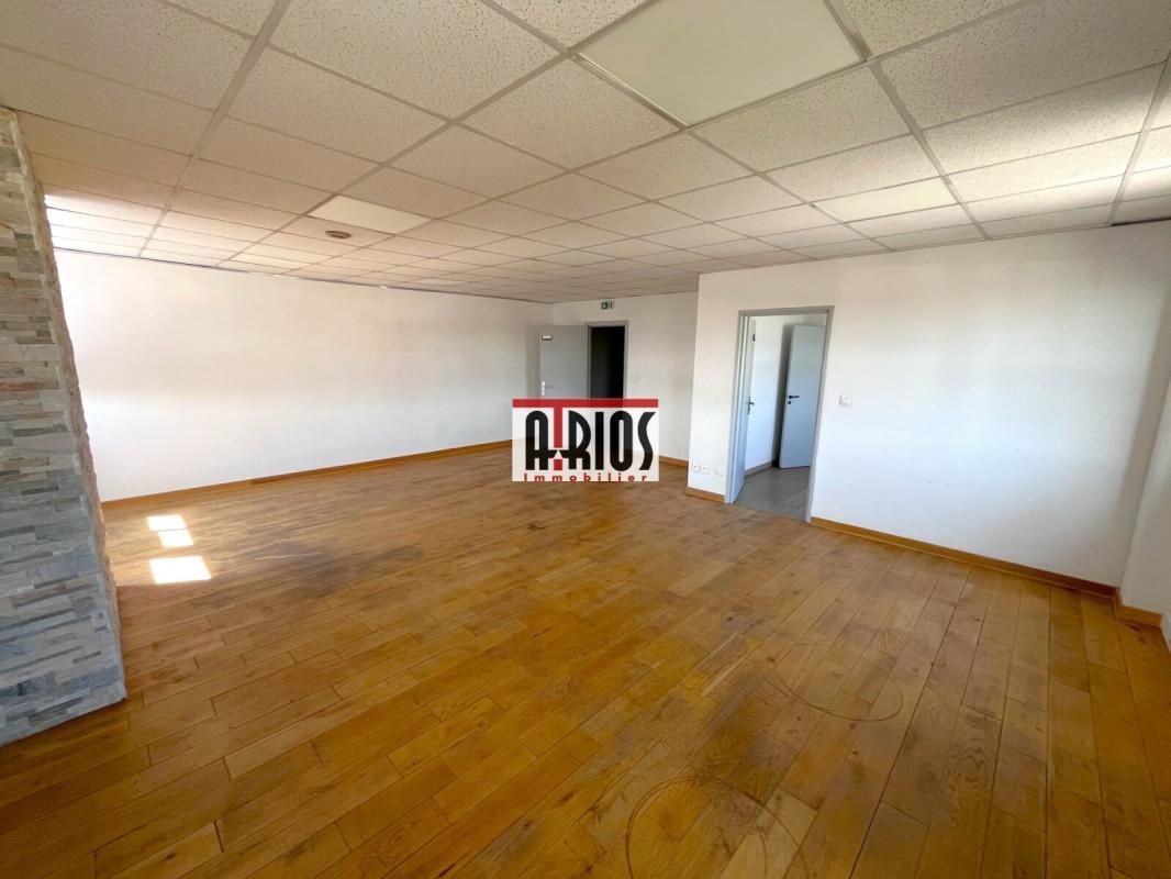 Location bureaux 140 m² non divisibles