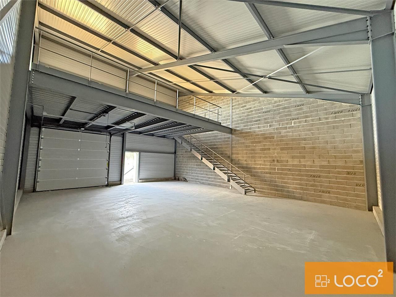 Vente local 138.00 m² à DREMIL LAFAGE