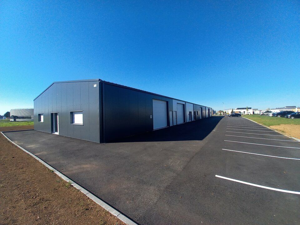 Location local d''activites 360 m² divisibles à partir de 180 m²