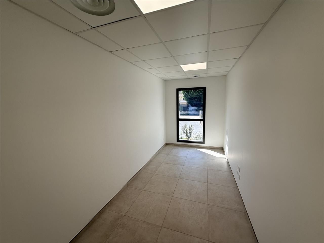 10.84 m² dispo à Lorgues