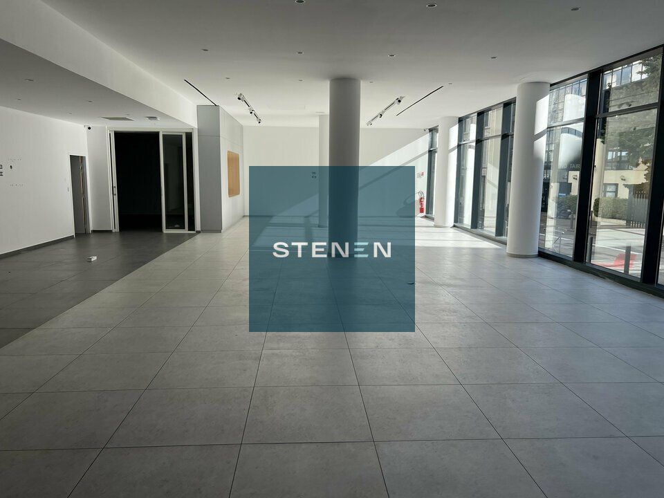 Location local commercial 493 m² non divisibles
