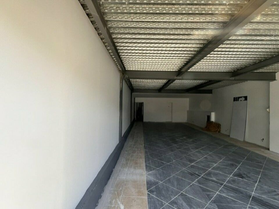 Location local commercial 100 m² non divisibles