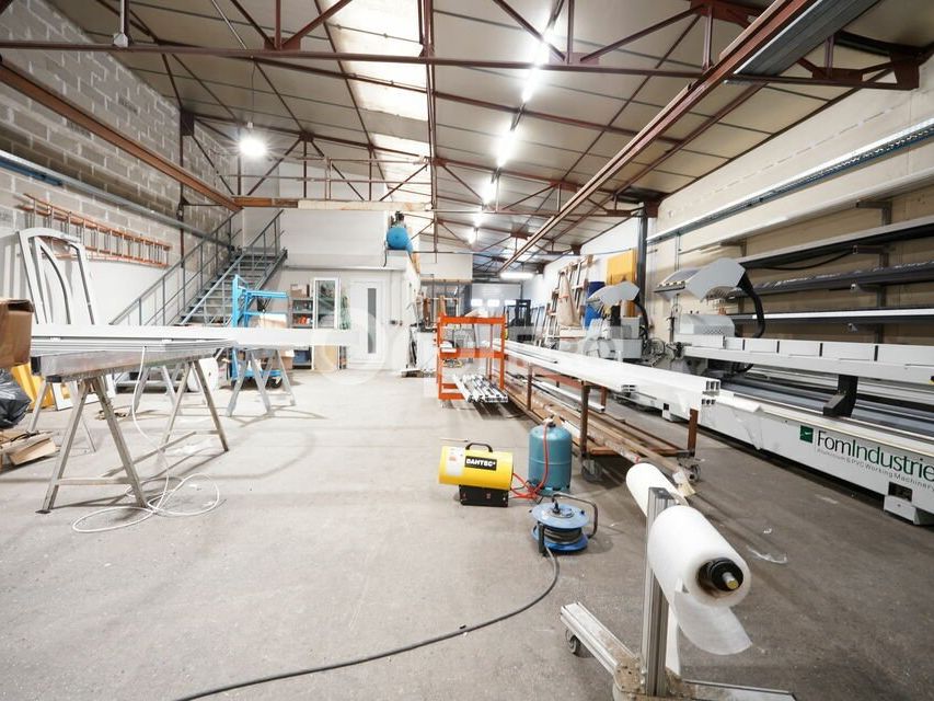 Location local d''activites 360 m² non divisibles