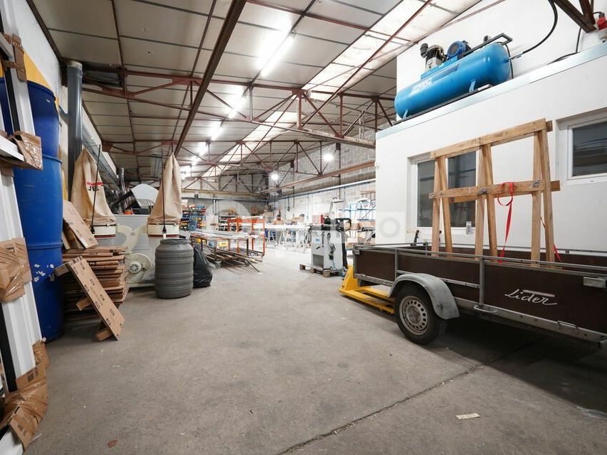 LOCAL D'ACTIVITE A LOUER - 360 m² - BEAUVALLON