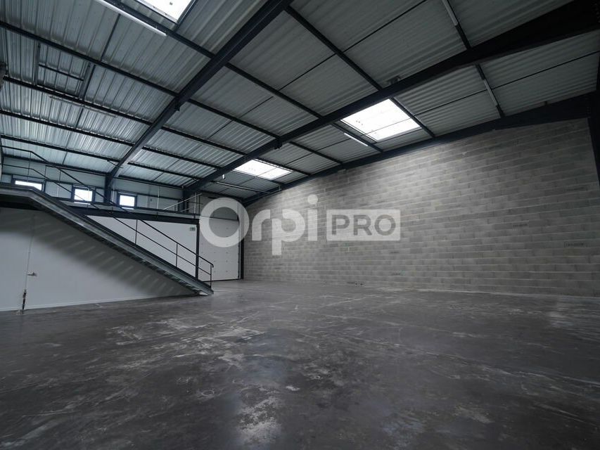 LOCAL D'ACTIVITE A LOUER - 319 m² - DECINES CHARPIEU