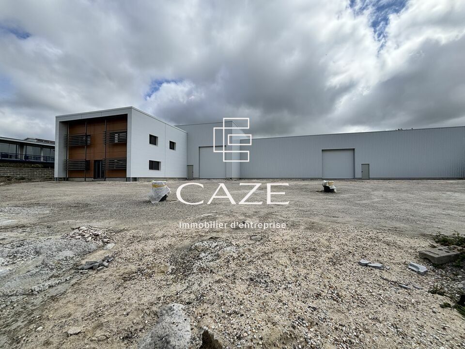 Location local d''activites 1050 m² non divisibles