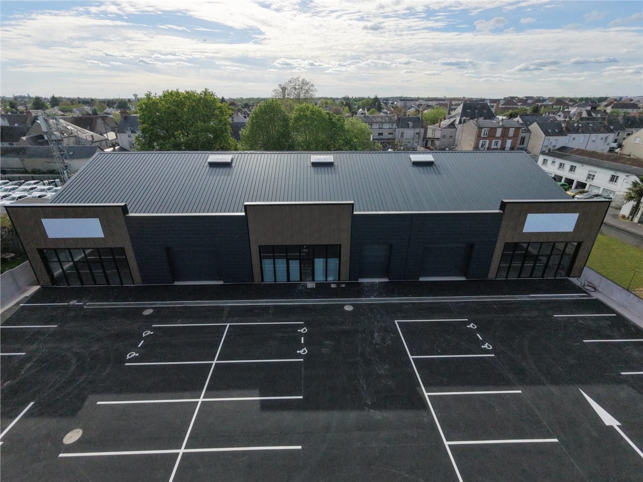 Location local 380 m² à Fleury-les-Aubrais