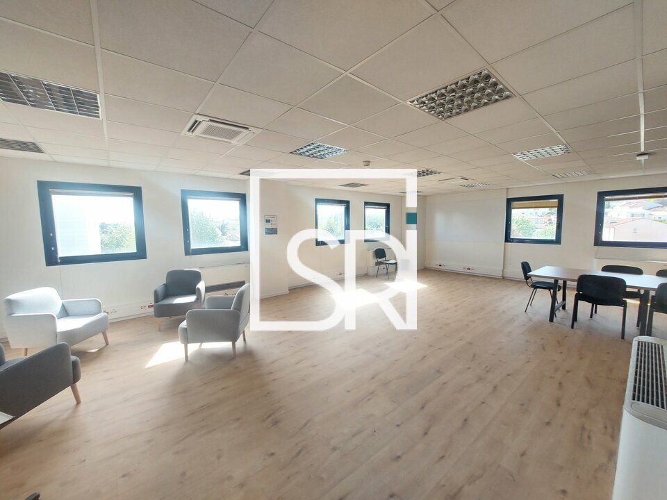 LOCATION BUREAUX - 577 M² - ZAC LE BREZET - 63000 CLERMONT-FERRAND