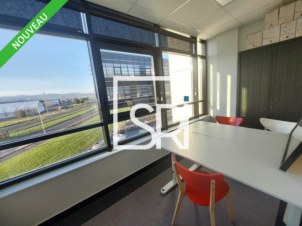 PROCHE A75 / A71 / A89 - LOCATION BUREAUX 49 m2 TOUT CONFORT AVEC TERRASSE - CENTRE D'AFFAIRES DU ZENITH - 63800 COURNON D'AUVERGNE