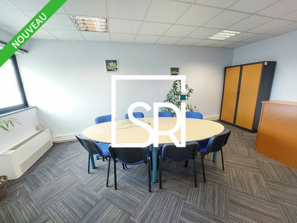 PROCHE A75 / A71 / A89 - LOCATION BUREAUX 68 m2 - CENTRE D'AFFAIRES DU ZENITH - 63800 COURNON D'AUVERGNE