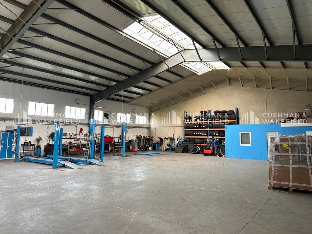 Location activités 1000 m² non divisibles