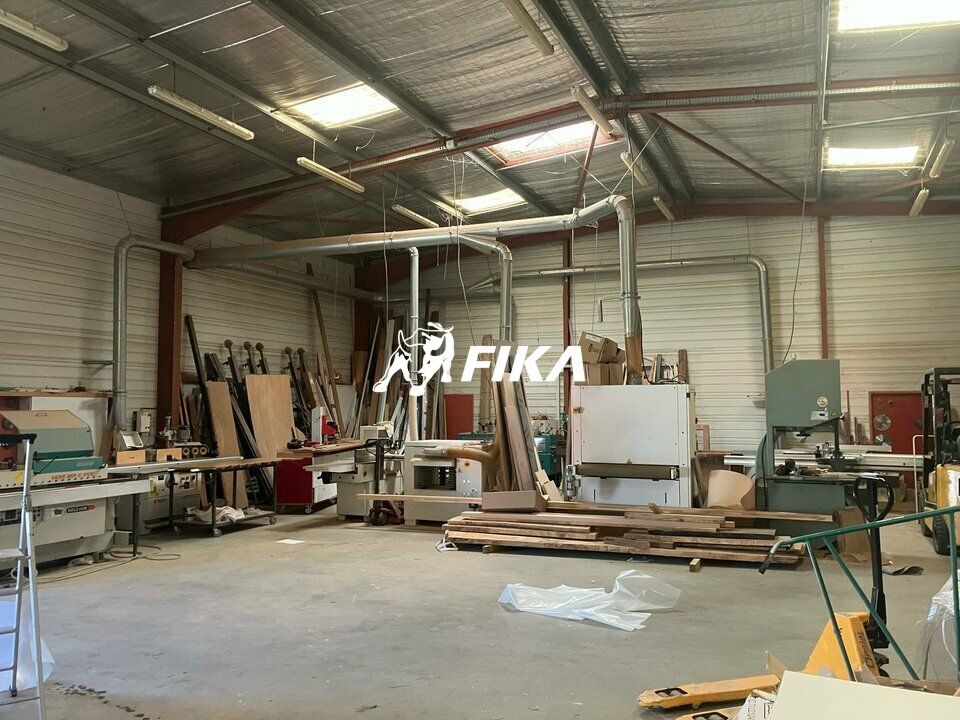 VEND LOCAL D'ACTIVITE ET FONDS DE COMMERCE 