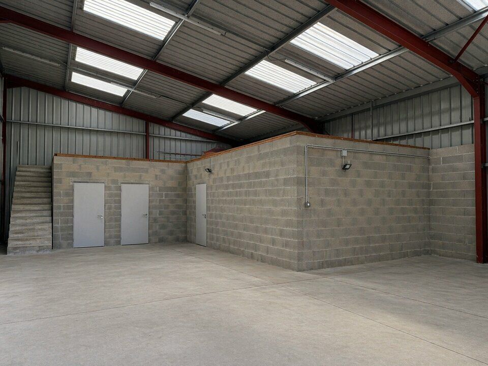 EXCLUSIVITE - LOCATION - LOCAL D'ACTIVITE