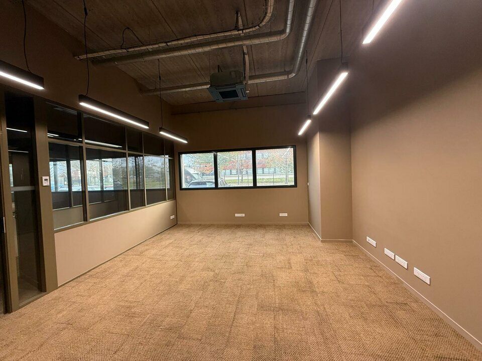 A louer bureaux au RDC d'environ 101 M² à Isneauville 