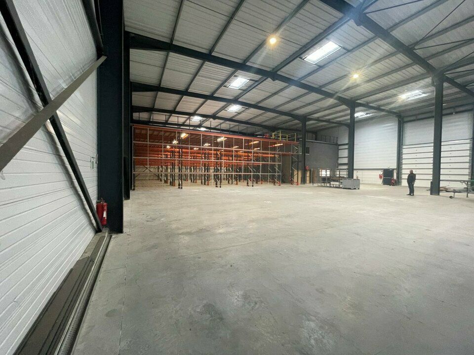 Vente local d''activites 1595 m² non divisibles