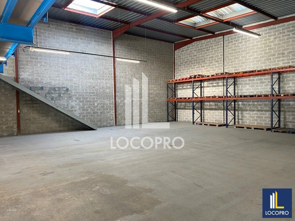 A LOUER - LOCAL D'ACTIVITÉ - 500 M² - CARROS
