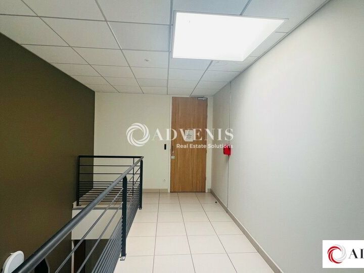 A LOUER - BUREAUX - 1750 M² divisibles