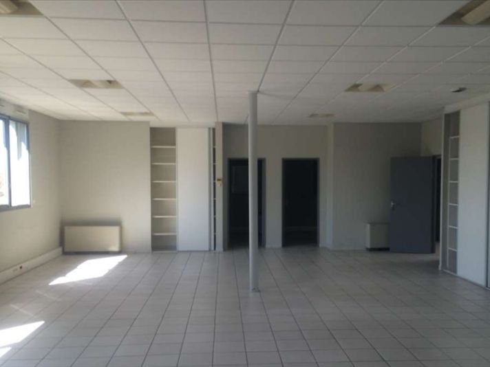 Location bureaux 400 m² non divisibles
