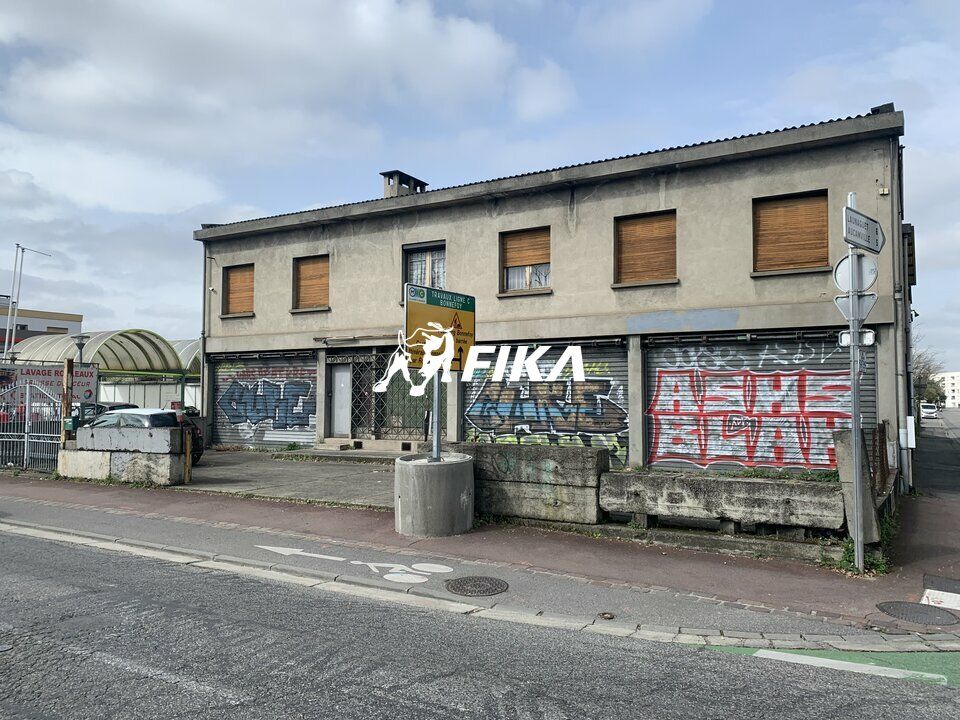 Location local d''activites 560 m² divisibles à partir de 100 m²