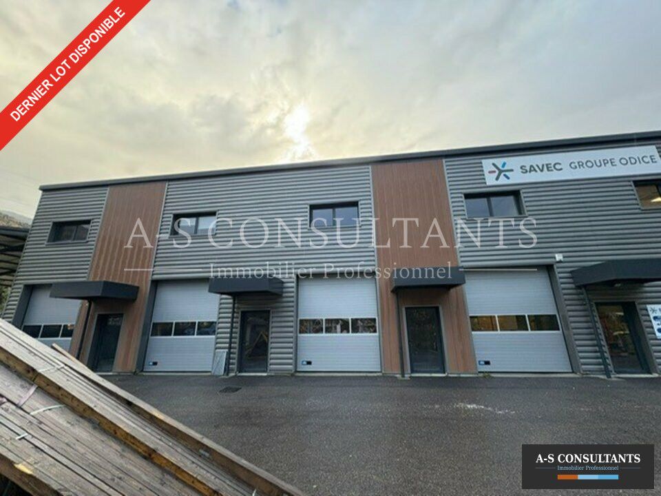 Location entrepot 225 m² non divisibles