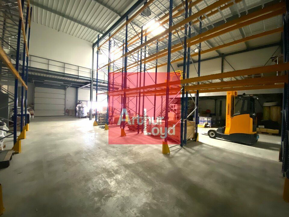 Location local d''activites 442 m² non divisibles