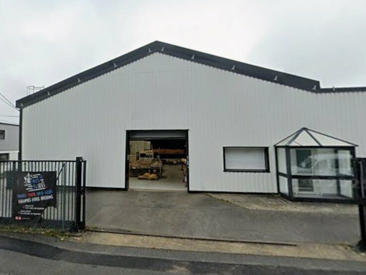 Location local d''activites 305 m² non divisibles