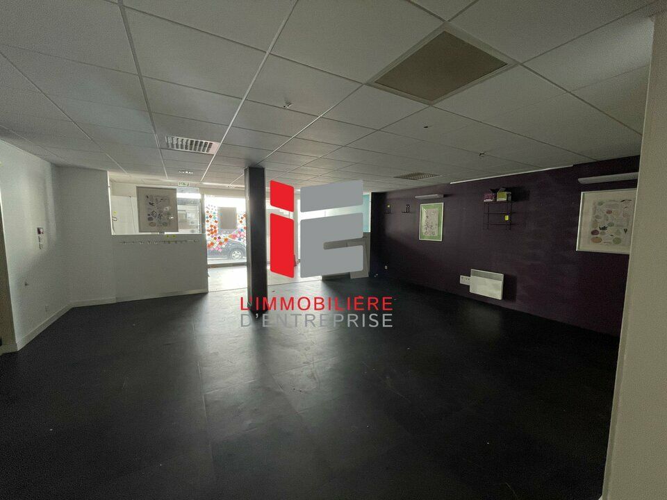 Location local commercial 180 m² non divisibles