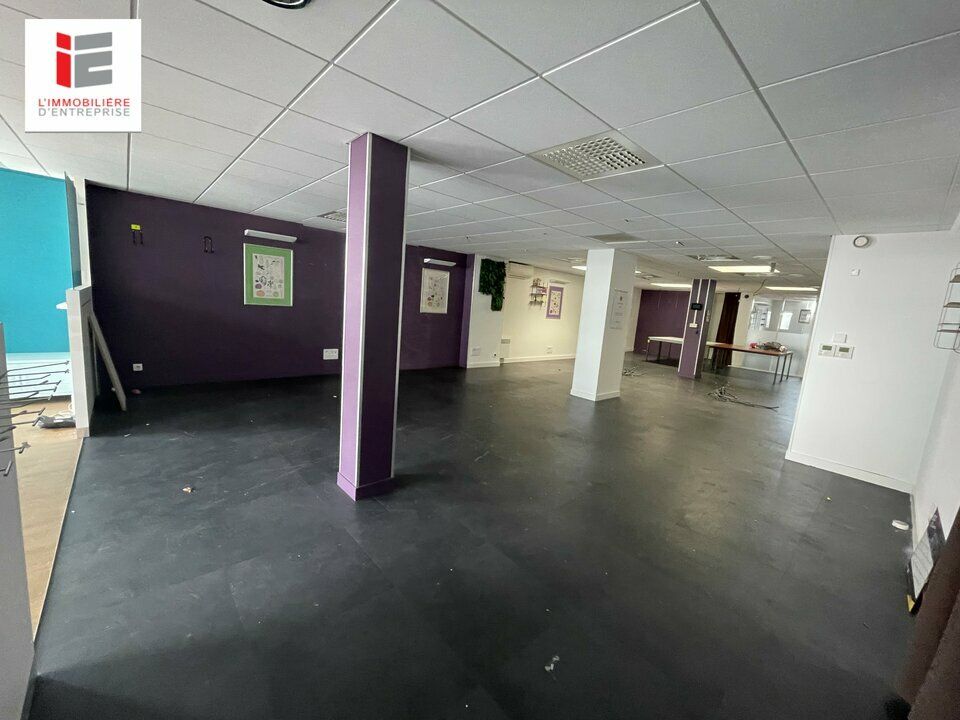 Location local commercial - 180 m²