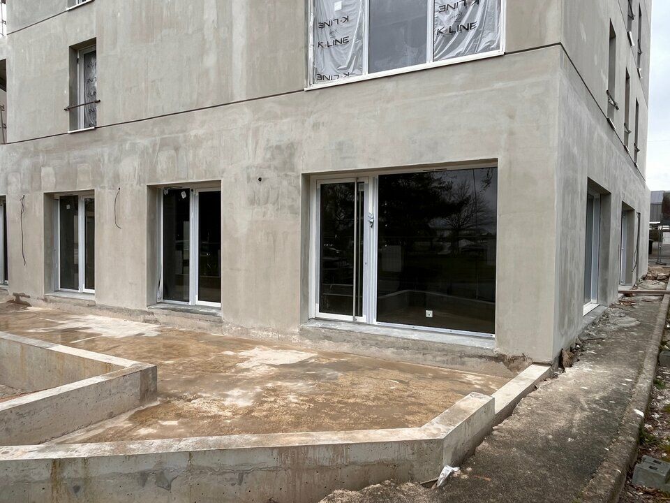 A LOUER - LOCAL NEUF - VANNES