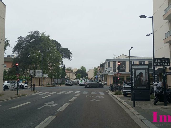Location local commercial 28 m² non divisibles