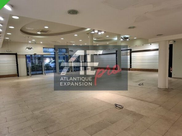 Location local commercial 328 m² non divisibles