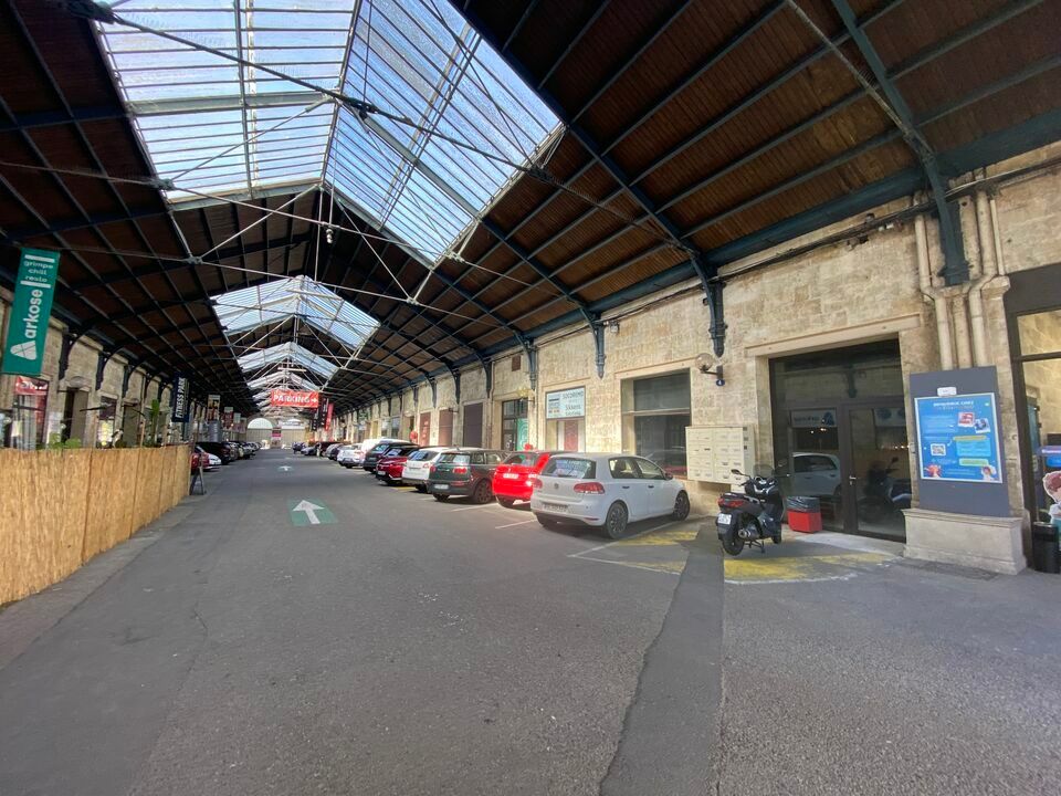 Location local commercial 713 m² non divisibles