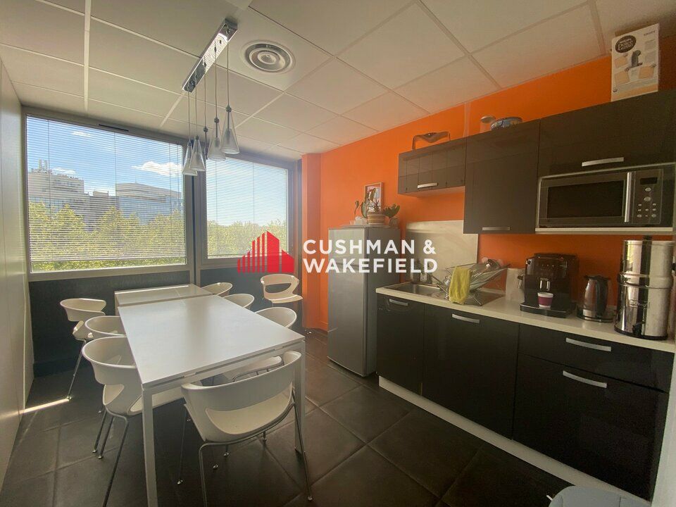 Vente bureaux 200 m² non divisibles