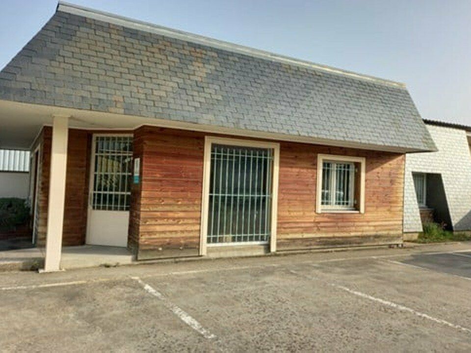 Location local d''activites 300 m² non divisibles