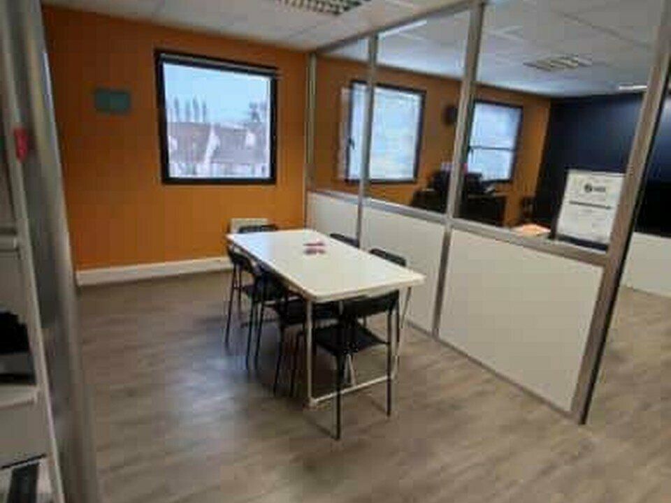 Bureaux et coworking a louer a Cleon (76)