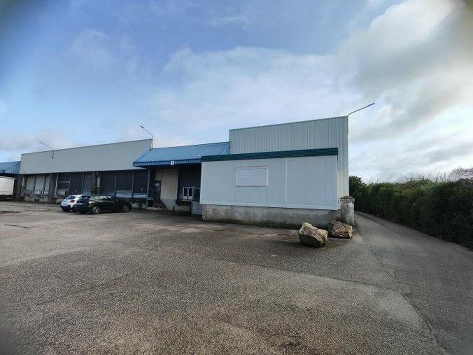 Location entrepot 2000 m² non divisibles