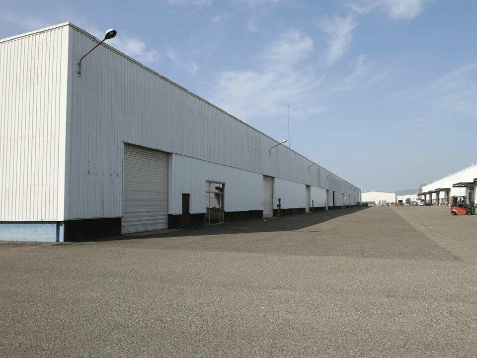Location entrepot 1502 m² non divisibles