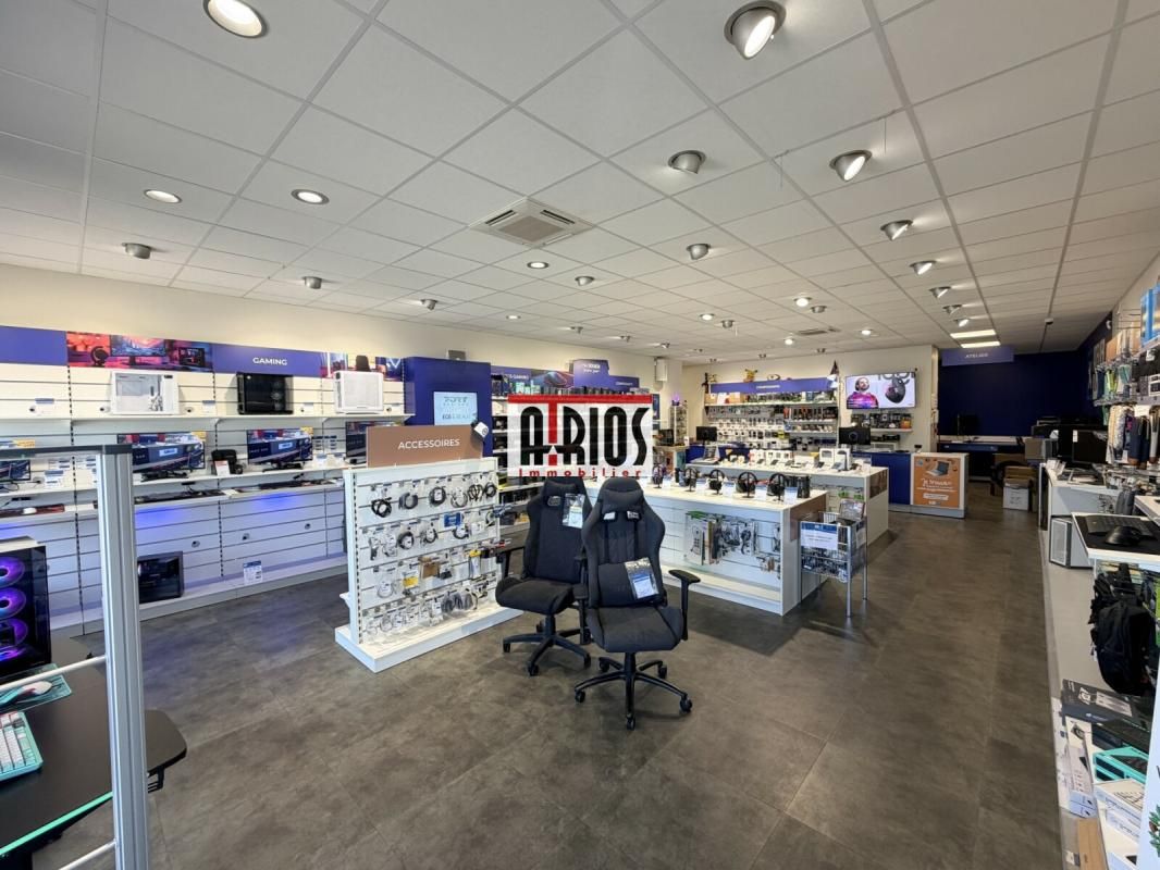 Location local commercial 198 m² non divisibles