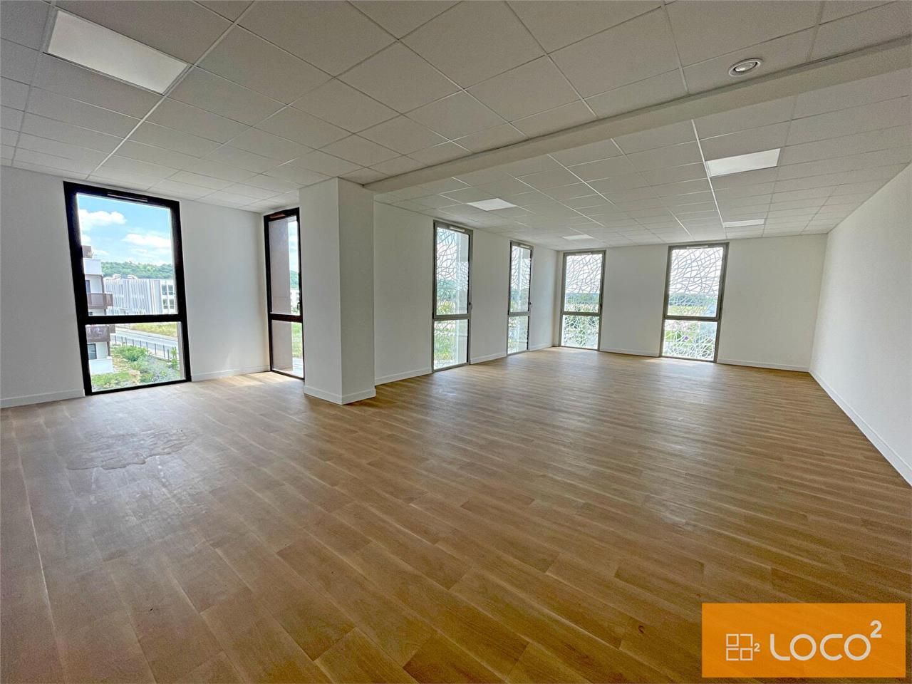 Vente local commercial 98.00 m² à MURET