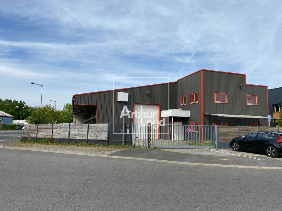 Location local d''activites 653 m² non divisibles