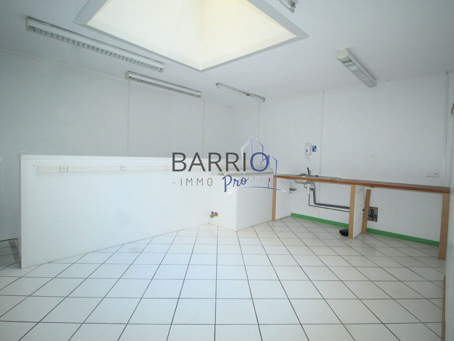 Local commercial 6 pièces 214 m²